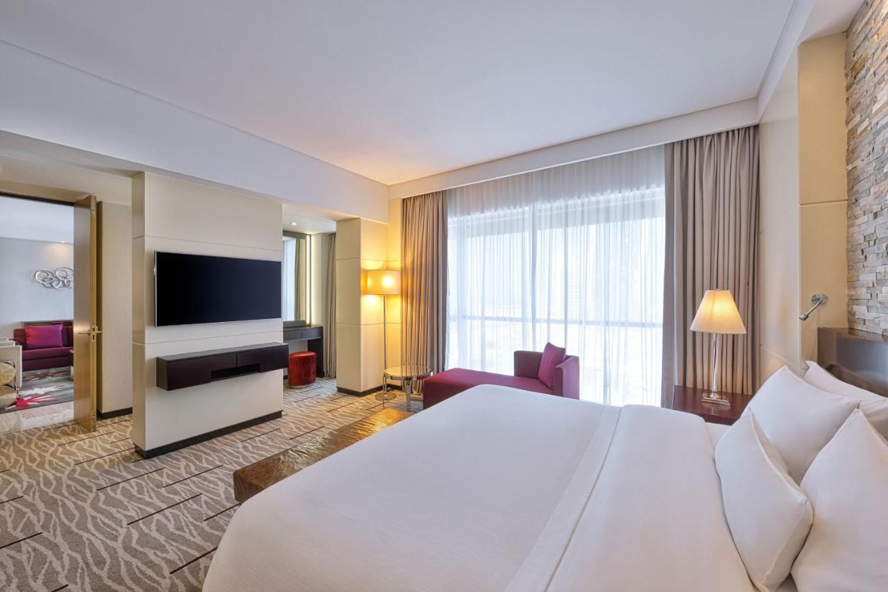The Westin City Centre Bahrain Manama Exteriör bild Suite