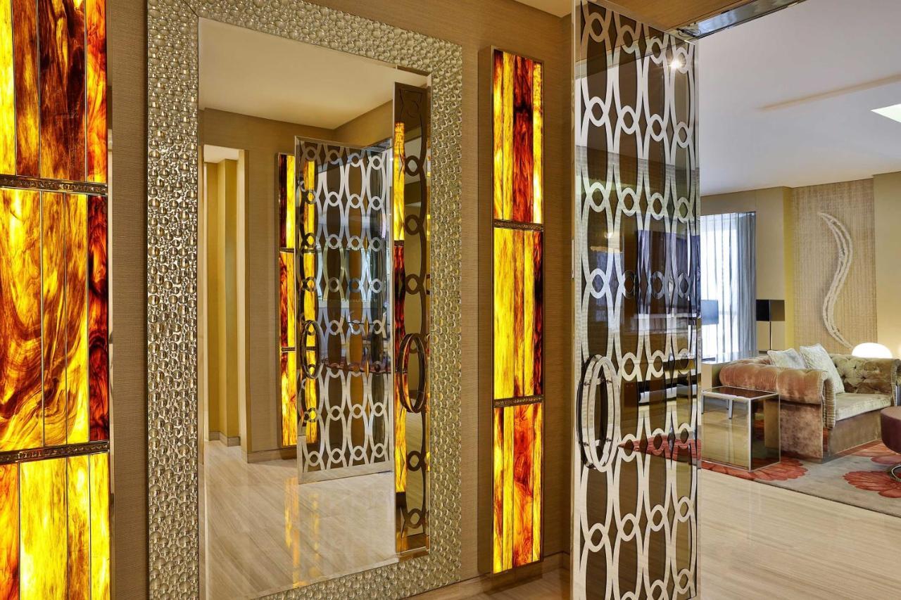 The Westin City Centre Bahrain Manama Exteriör bild A room in the hotel