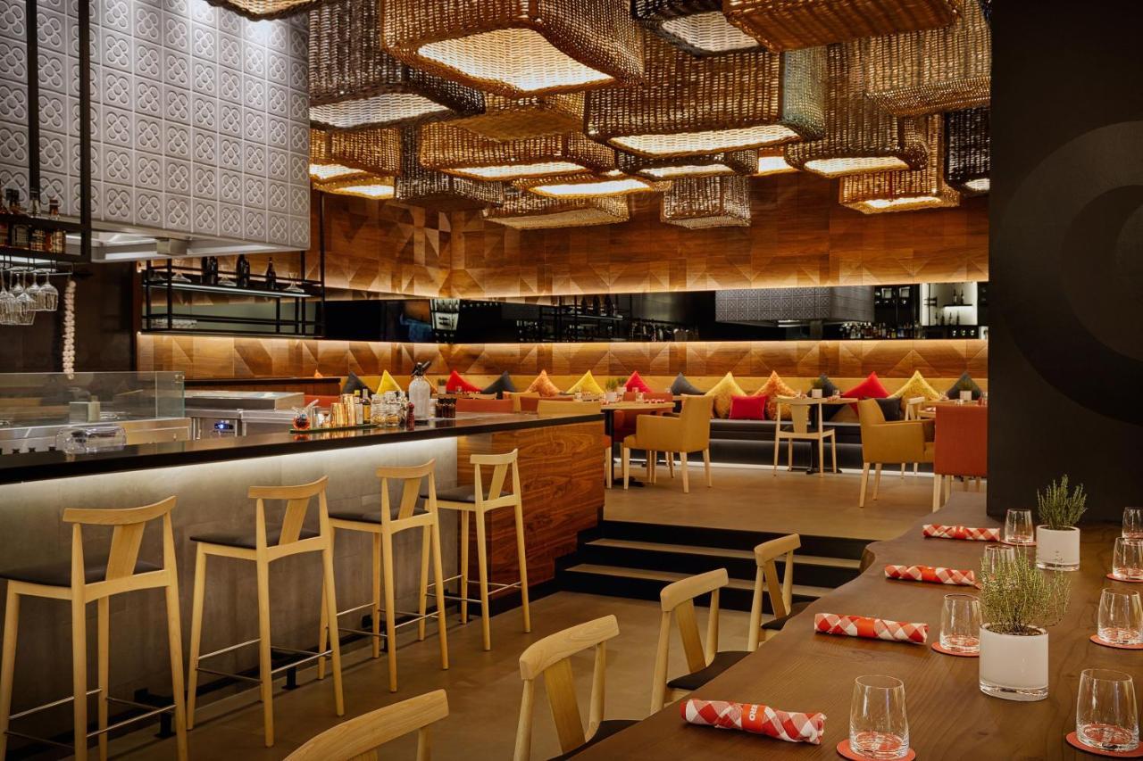 The Westin City Centre Bahrain Manama Exteriör bild Interior of a restaurant