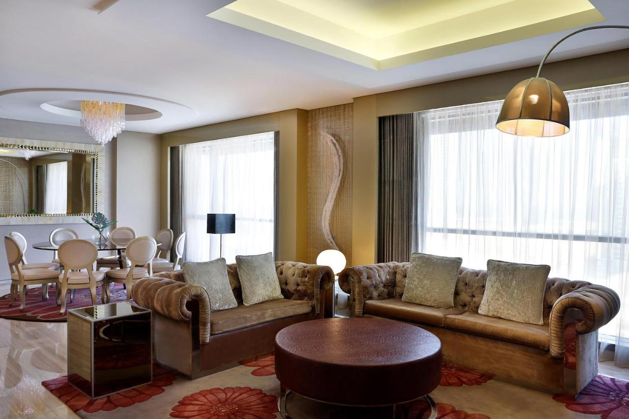 The Westin City Centre Bahrain Manama Exteriör bild A suite at the hotel
