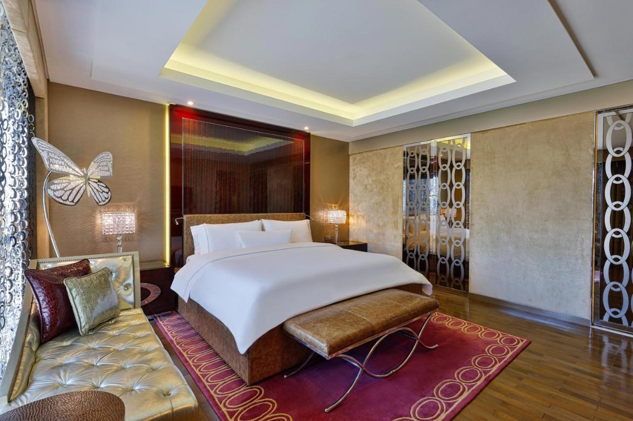 The Westin City Centre Bahrain Manama Exteriör bild