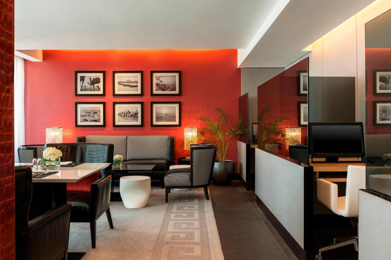 The Westin City Centre Bahrain Manama Exteriör bild A suite at the hotel