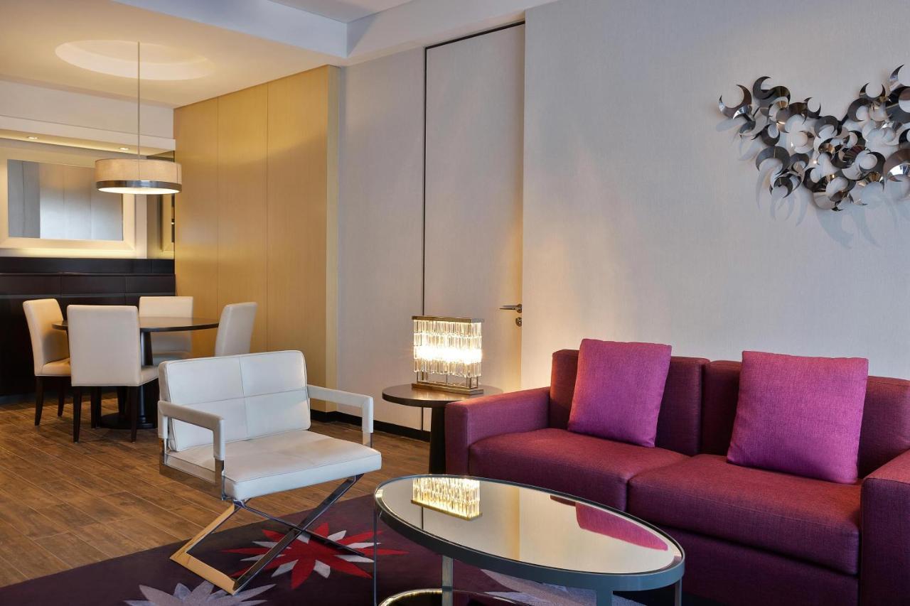 The Westin City Centre Bahrain Manama Exteriör bild A suite at the hotel